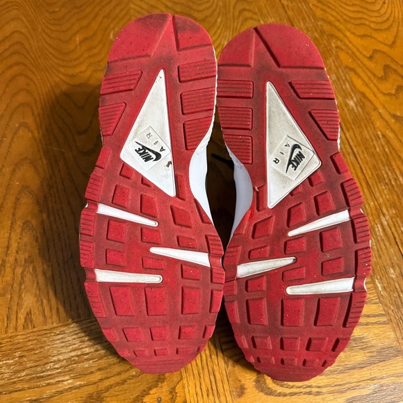 Nike Air Huarache Black Red White Bred Sneakers Men 8 or Women's 9.5 318429-016 - Picture 13 of 16